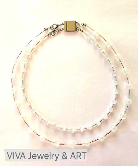 NASZYJNIK ,,HARMONIA ŚWIATŁA" Z SELENITU I SZKLANYCH PRZEKŁADEK