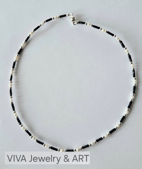 NASZYJNIK ,,KSIĘŻYCOWA NOC" Z PEREŁ I SREBRNYCH KULECZEK